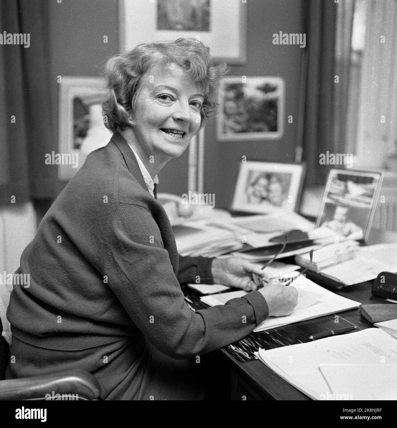 Oslo 19671030 Ingeborg Lyche, (1910-1990, Norwegian official; MSc. -1965. Here at the desk. Photo: NTB / NTB Stock Photo