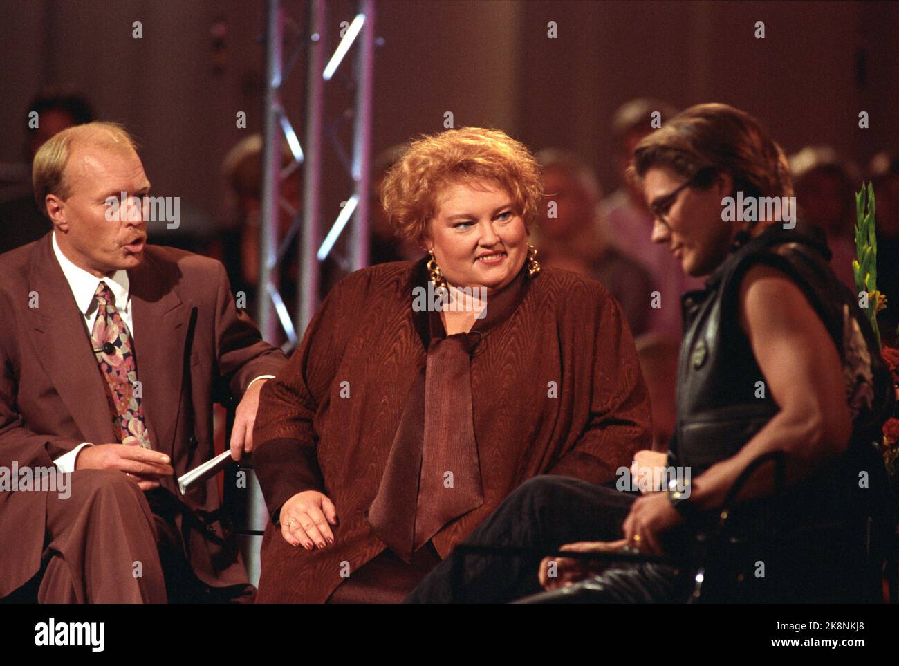 Oslo 19911012 'For the Gallery' at NRK The program leaders from v. Per Ståle Lønning and Marit Christensen together with vocalist Morten Harket from A-ha. Photo: Terje Bendiksby / NTB Stock Photo