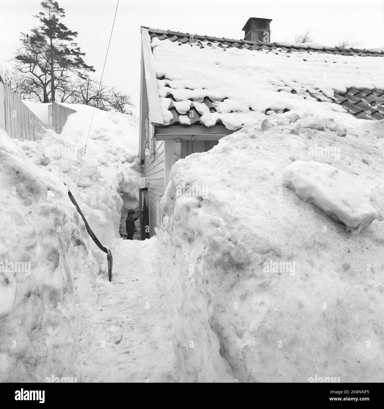 Mandal 19660115. Mandal was buried by large snow masses during the New