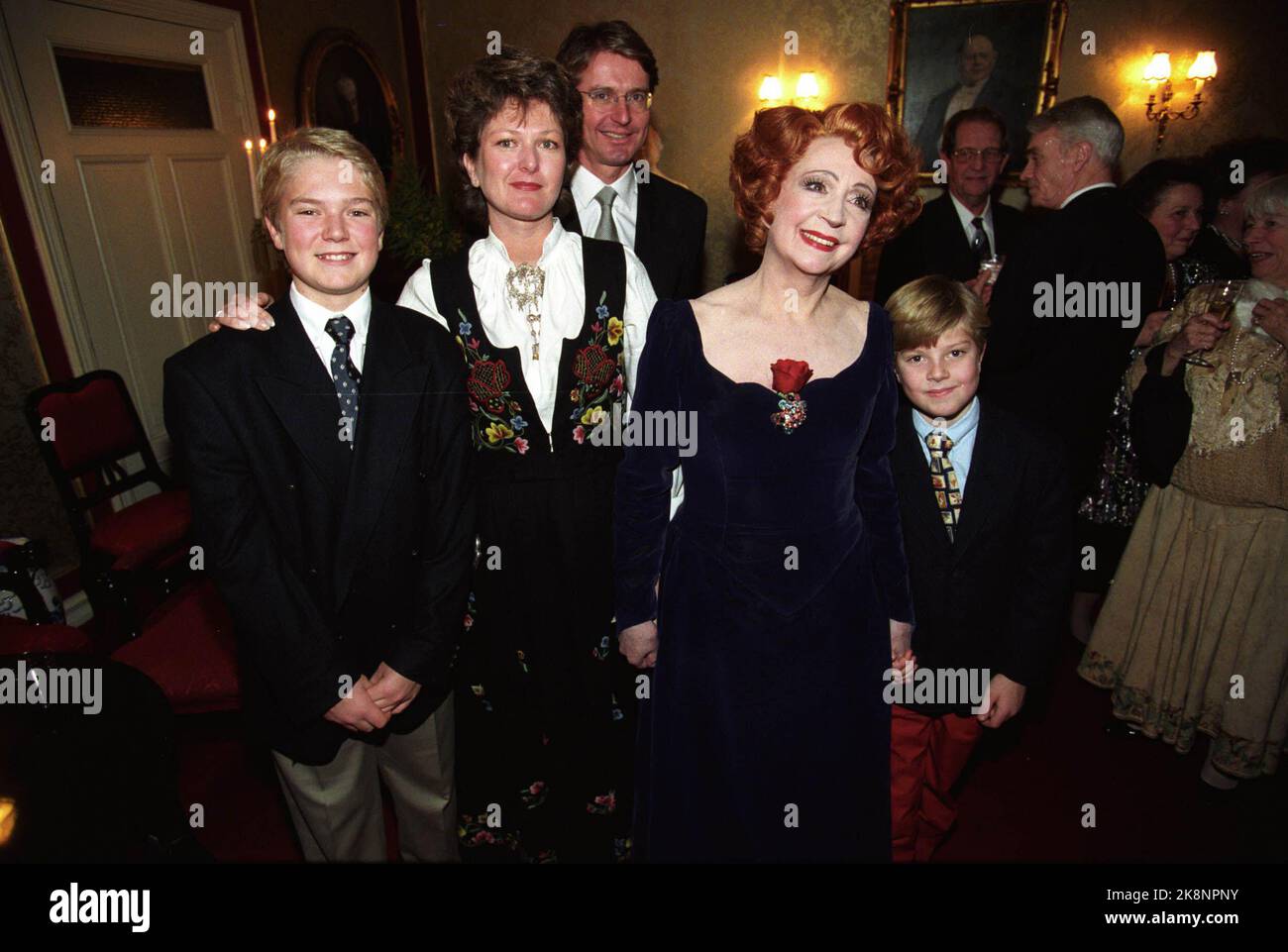 Oslo 19951230 Actress Wenche Foss celebrates its 60th anniversary as a performing artist with a party performance of the play 'Dear Lying Hals' on the National Theater. she is surrounded by the immediate family,- son Fabian Stang, daughter-in-law Cecilie and grandchildren. Photo: Aleksander Nordahl / NTB / NTB Stock Photo