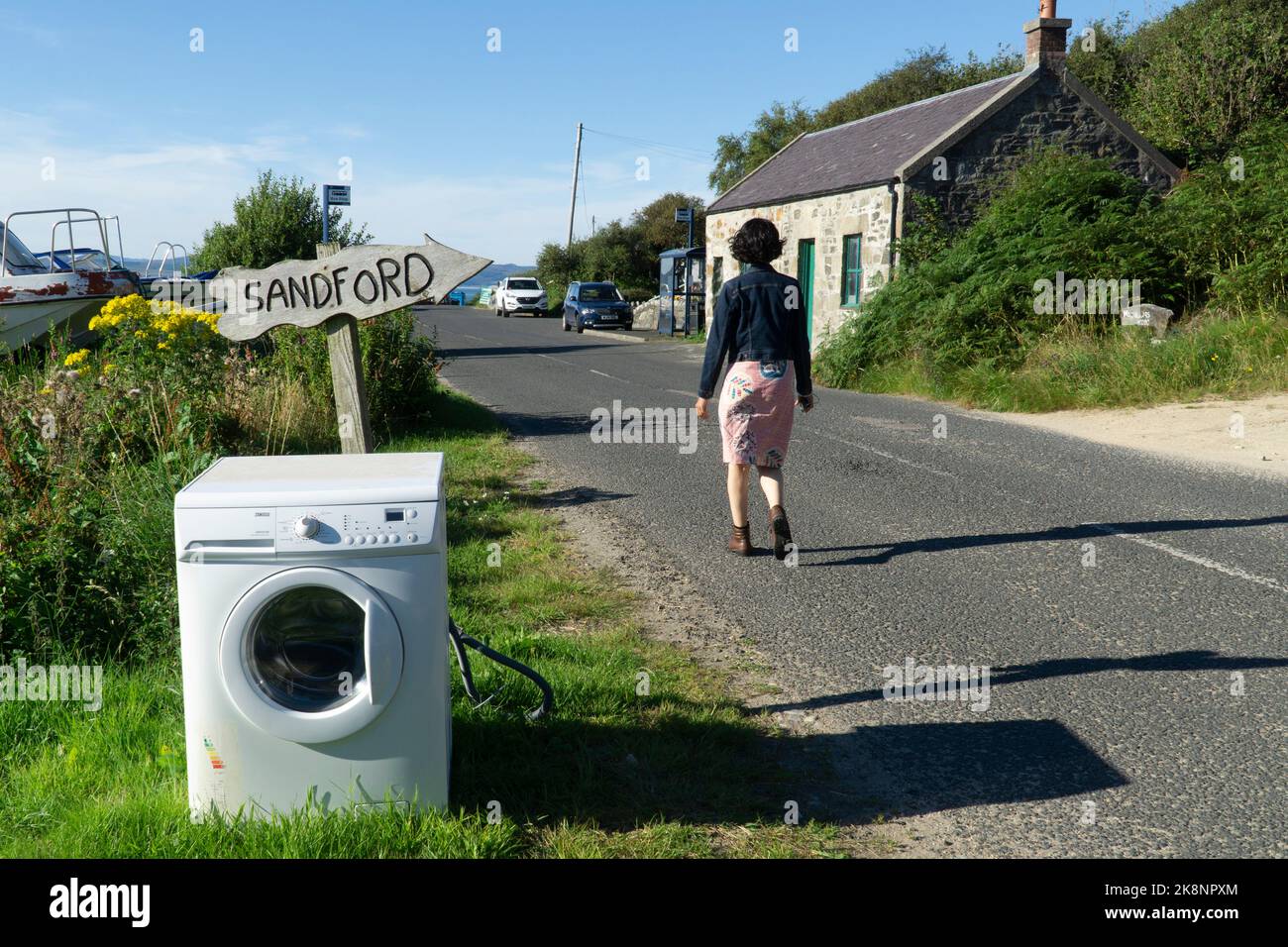 Woman long skirt walking away hi-res stock photography and images - Alamy
