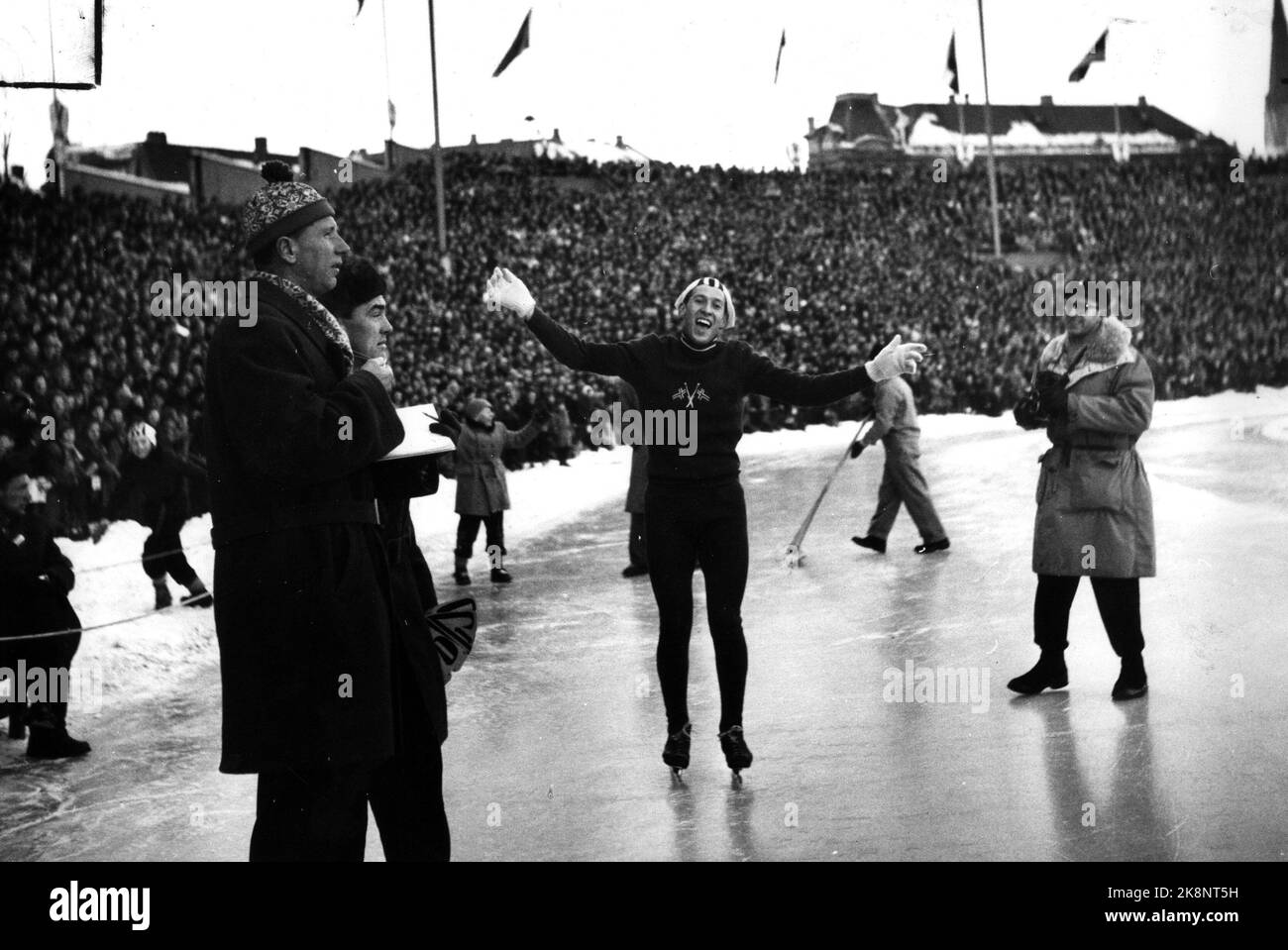 Oslo 19560211. World Cup on skating at Bislett. A happy Torstein Seiersten came in 4th place during the World Cup, after three Russians. Photo: Knut Holm / NTB Stock Photo