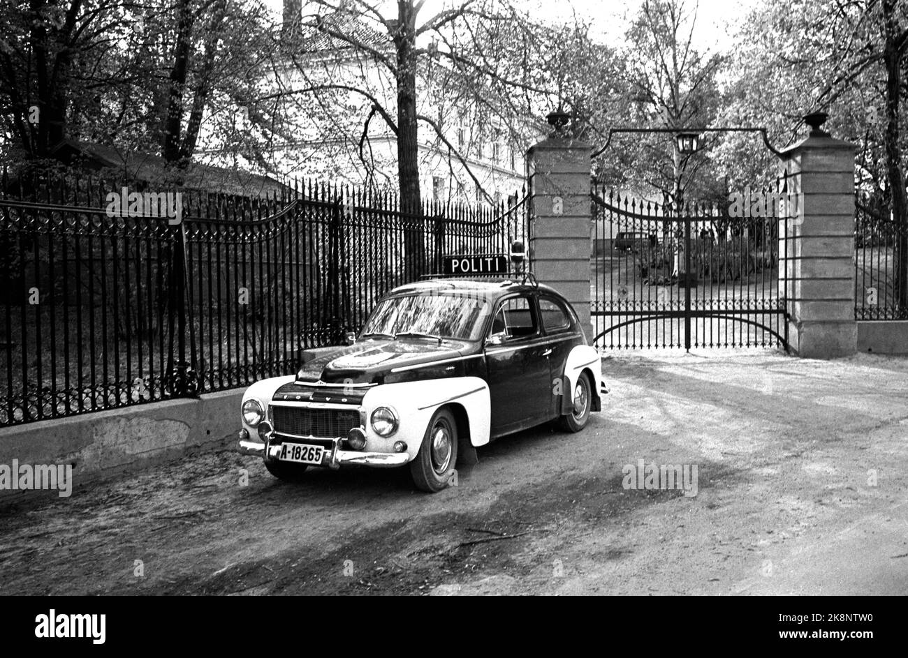 Pv Police Car Black And White Stock Photos Images Alamy pv-police-car-black-and-white-stock-photos-images-alamy