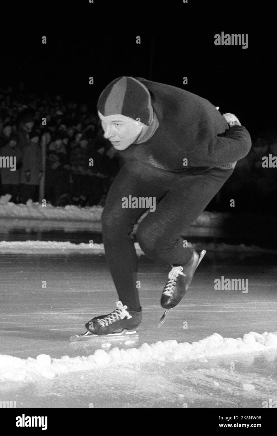 Hønefoss 19600116-17. NM on skating 1960. Knut Johannesen 'Kuppern' in action of 10,000 meters where he won his 5. Norwegian Championship more superior than ever before. Photo: Ivar Aaserud / Current / NTB Stock Photo