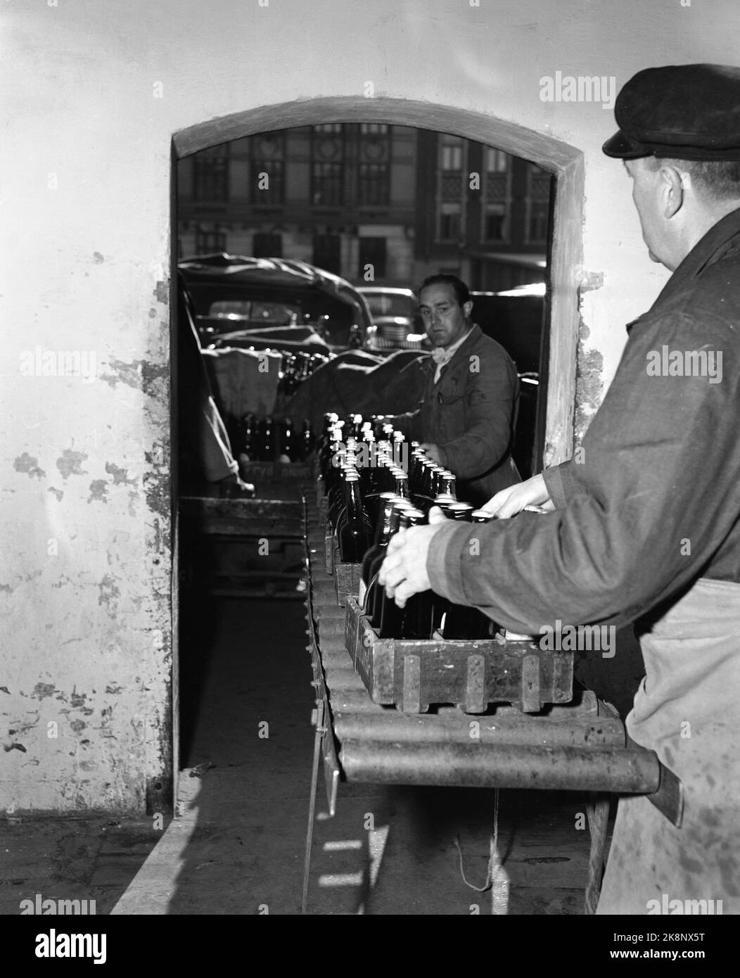 Oslo 1951. Breweries in Oslo in 1951. Here, beer boxes aboard trucks for exit to shops and restaurants in the Oslo area. Photo: Sverre A. Børretzen / Current / NTB Stock Photo