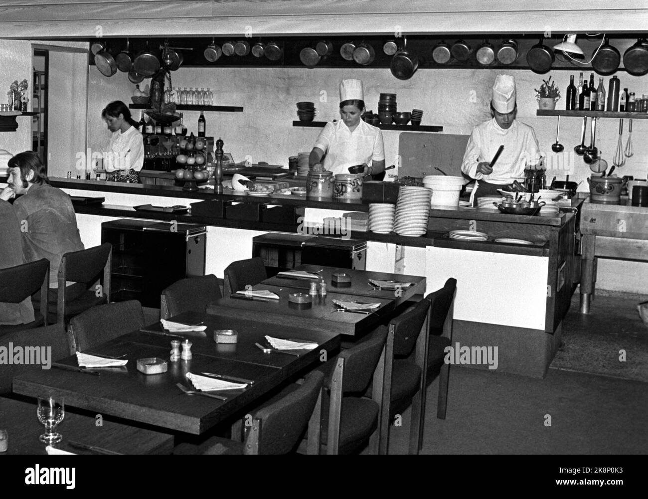Oslo 19690403 Interior from the restaurant 'Three chefs' chefs at work inside the restaurant. Photo: NTB / NTB Stock Photo