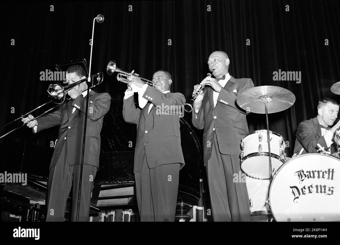 Oslo Oct. 1955 The jazz fever is raging in Norway! Here from one of
