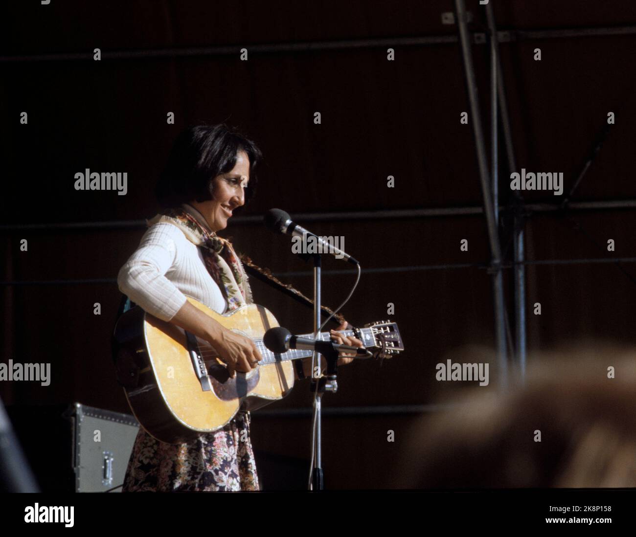 Bærum 197808. Joan Baez on stage during the concert at the Kalvøya