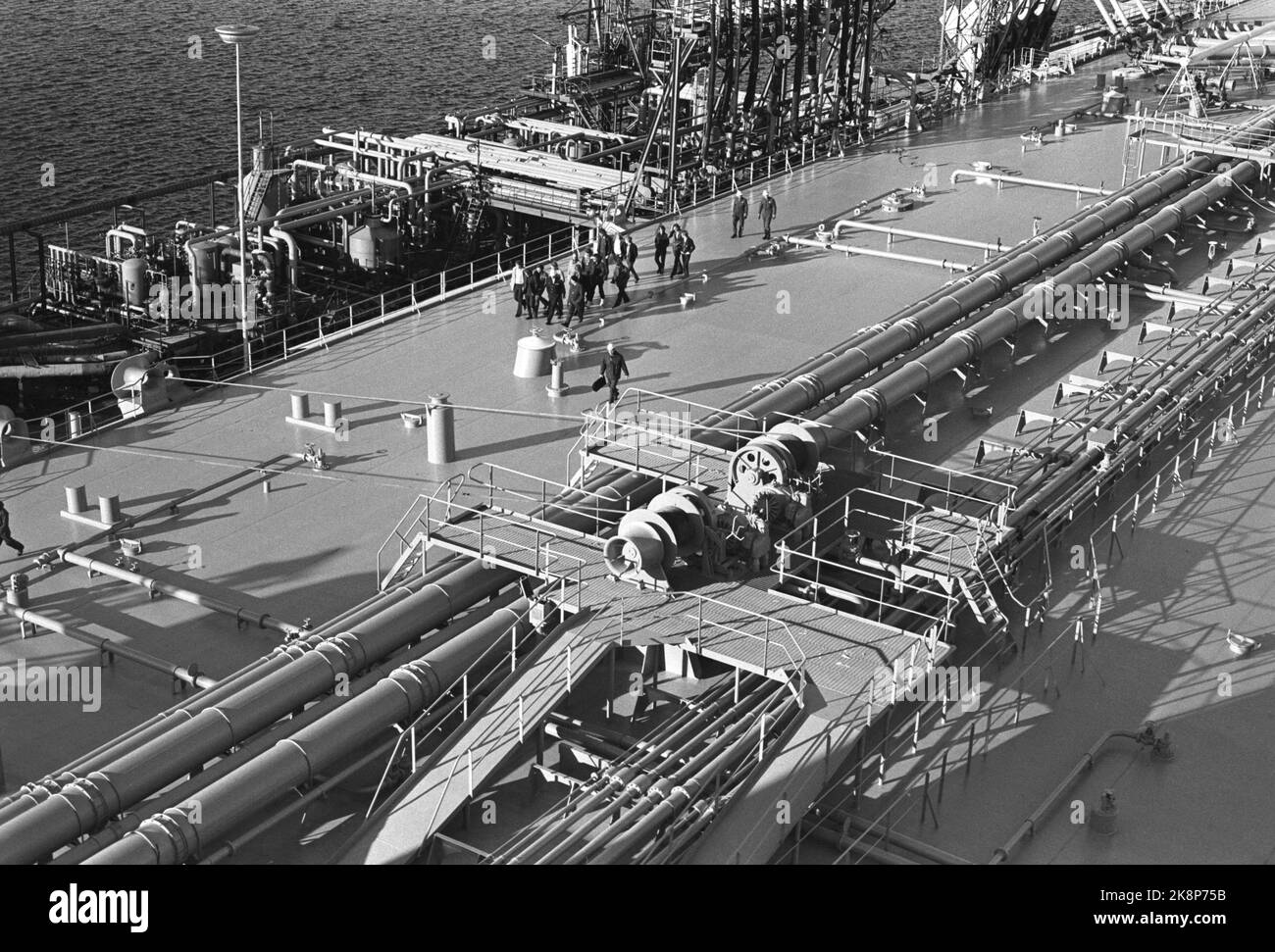 Slagentangen March 3, 1973. The super tanker 'Fabian' (285,000 tonnes) is the first of a total of seven ships the Akergruppen will deliver Hilmar Reksten. Here is the ship to unload oil at Slagentangen north of Tønsberg. Photo; Sverre A. Børretzen / Current / NTB Stock Photo