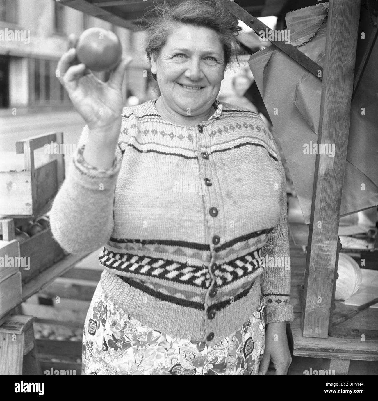 Oslo 1954 Why are vegetables so expensive? Current checks who earns
