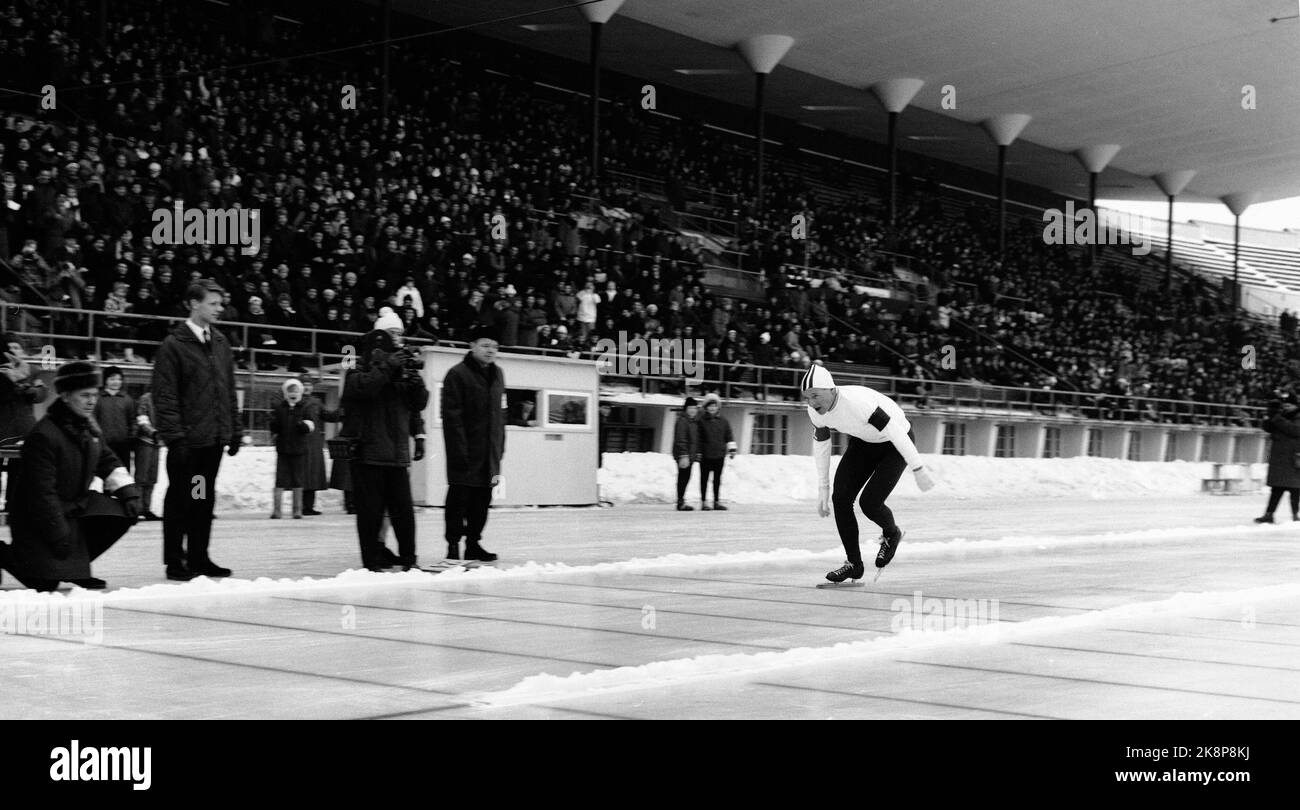 Helsinki Finland 19640223 World Cup on skates, fast runs, in Helsinki. Here Knut Johannesen Kuppern goes in goal of 10,000 meters. He was in 3rd place ahead of this distance, but with a win of 10,000 meters he also won overall and became world champion in 1964. Photo: NTB / NTB Stock Photo