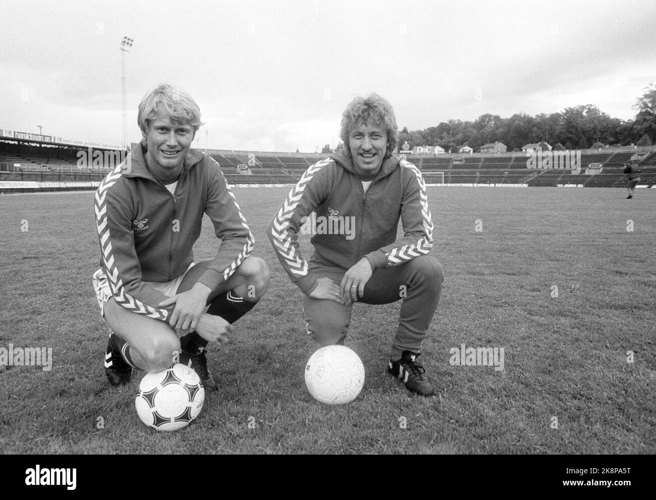 Oslo 19820614. Football, international Norway-Denmark. Two foreign pros have been brought home for the international match against Denmark in Ullevaal. Here (f.) Åge Hareide from Manchester City and Roger Albertsen from Winterslag in Belgium. Photo: Inge Gjellesvik NTB / NTB. Stock Photo