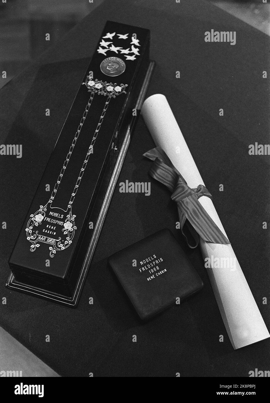 Nobel peace prize 1968 the medal and diploma box hires stock