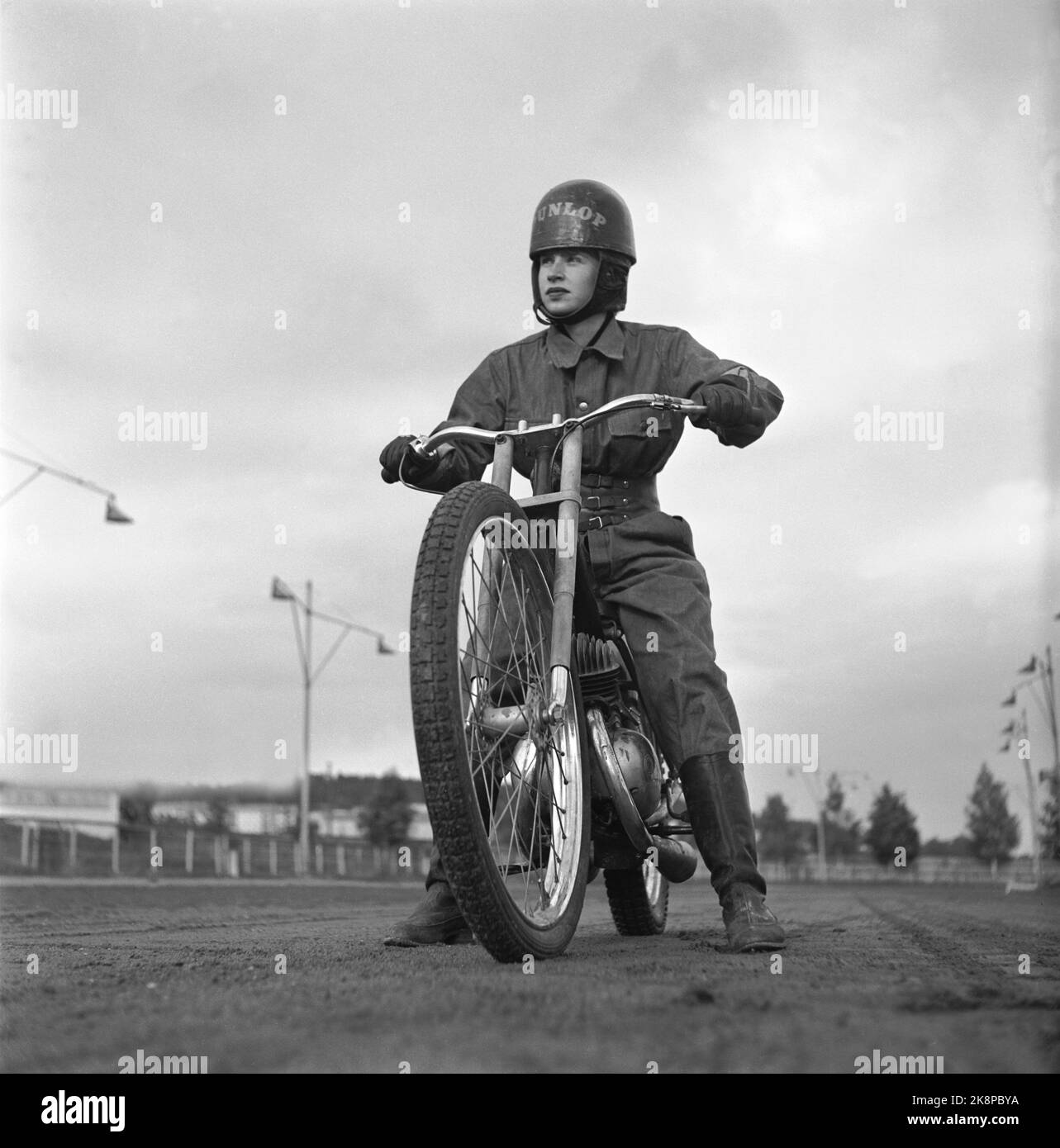 Oslo 1954 - Edna Falao is Europe's only female speedway runner. Here she sits on her motorcycle. Photo: Aage Storløkken / Current / NTB Stock Photo