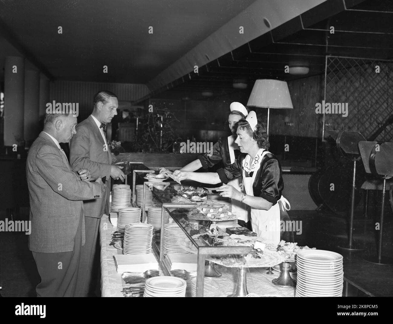 Oslo 19530703. Kaba restaurant, waiters and waitresses. Photo: Valldal / NTB Stock Photo
