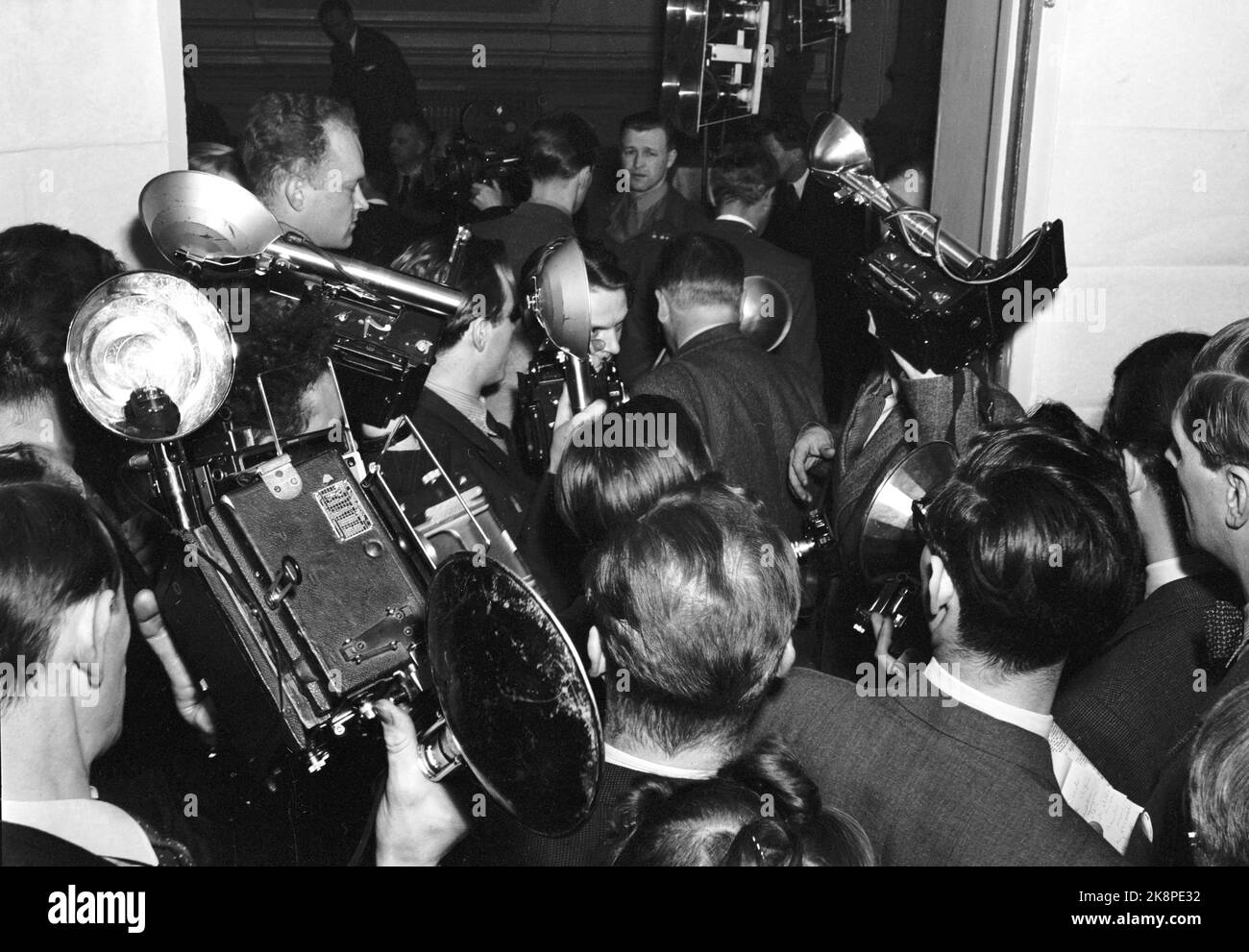 Oslo 19490129 The leaders of the Nordic countries meet in the military society to achieve a Nordic defense cooperation. The plan strands on 29/1. A large flock of Norwegian and foreign press covers the meeting. Here the flock of photographers in working with large cameras on the way into the meeting room for a ten minute photo shoot. Photo: SV. A. Børretzen / Current / NTB Stock Photo