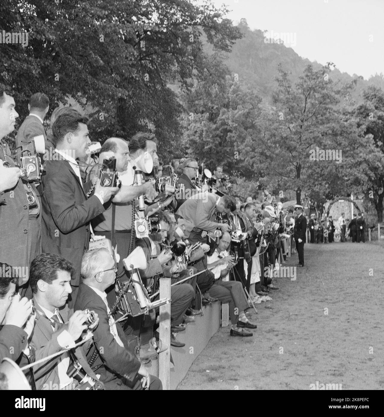 Søgne August 22, 1959. Great booth in Søgne when the fishmonger's ...