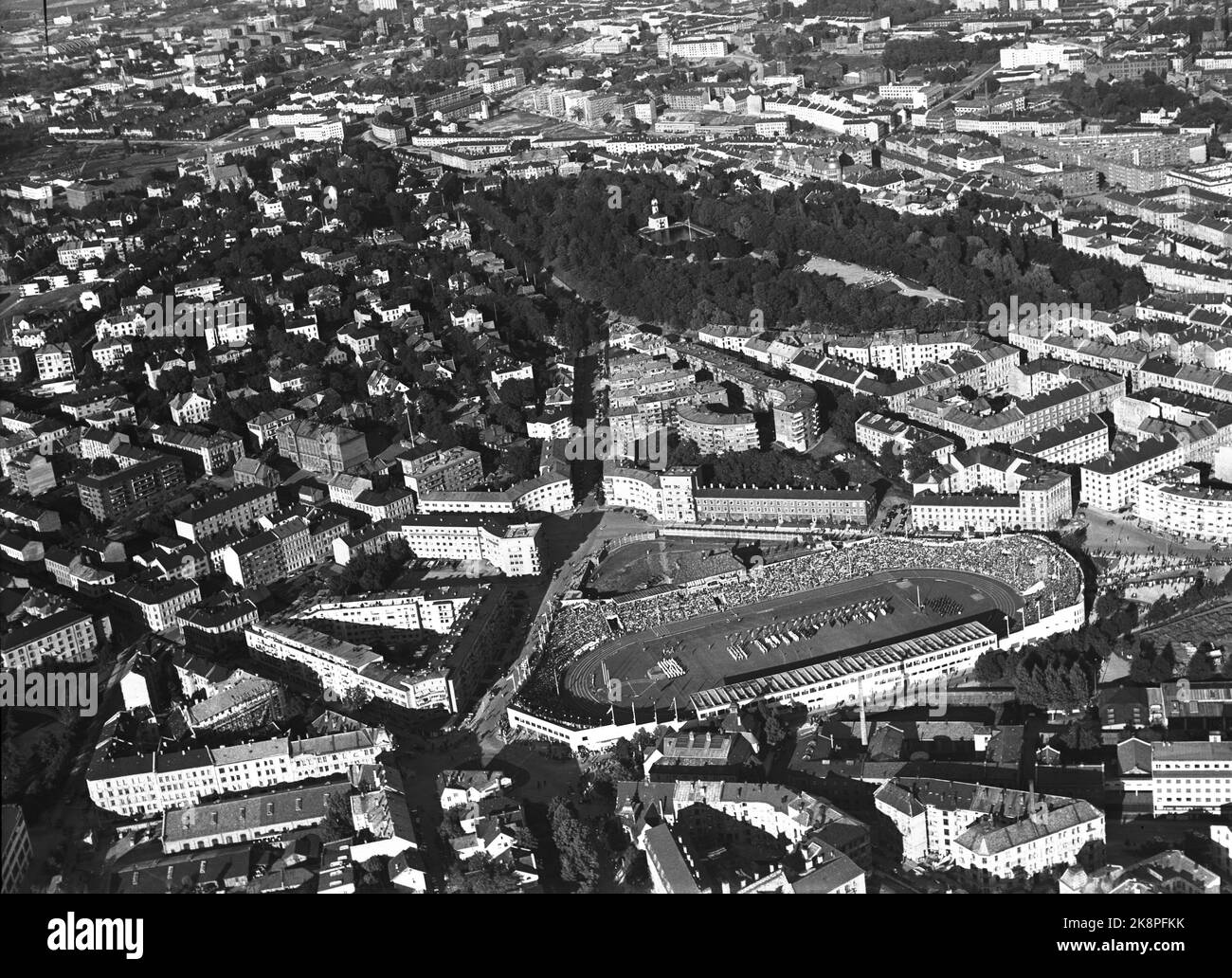 Oslo 19460822. Em Athletics Bislett 1946. Aerial photo over Bislett Stadium and St. Hanshaugen. Photo: NTB / NTB Stock Photo