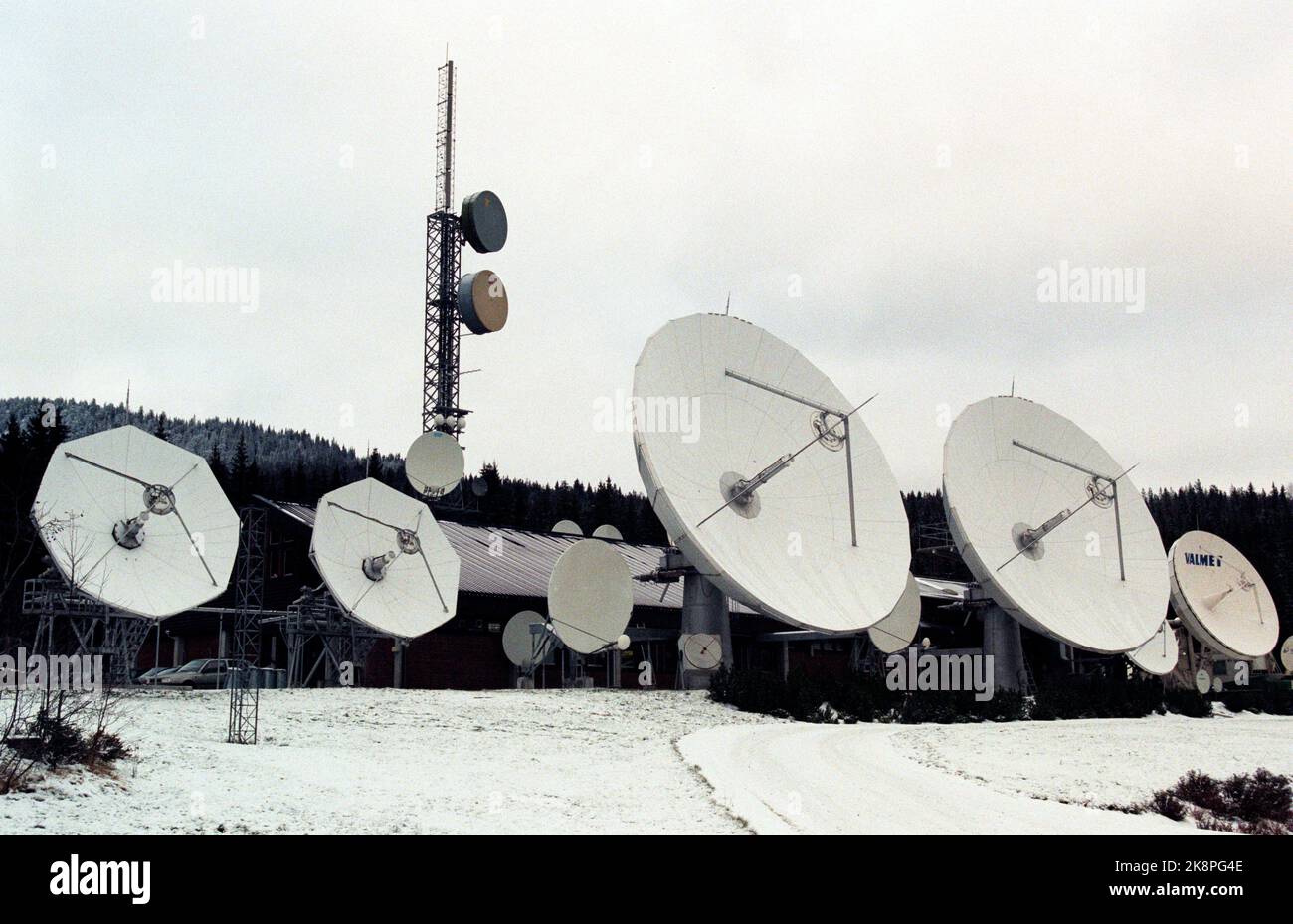 Unicef and nato exterior with large dish antennas photo hi-res stock ...