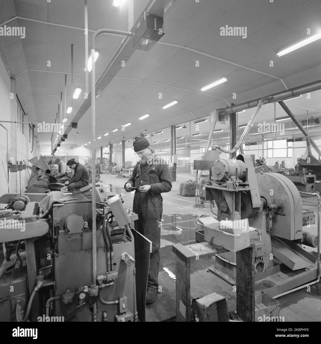 Sverre a borretzen current ntb industry knives hires stock photography