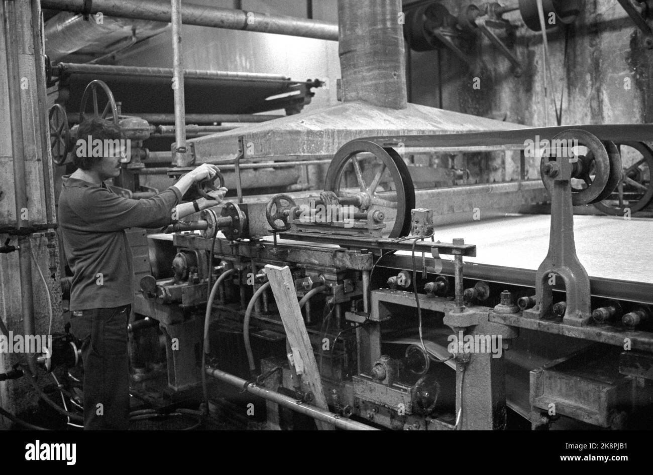 Greaker 19770513. Greaker Industrier. Wood processing. Paper production ...