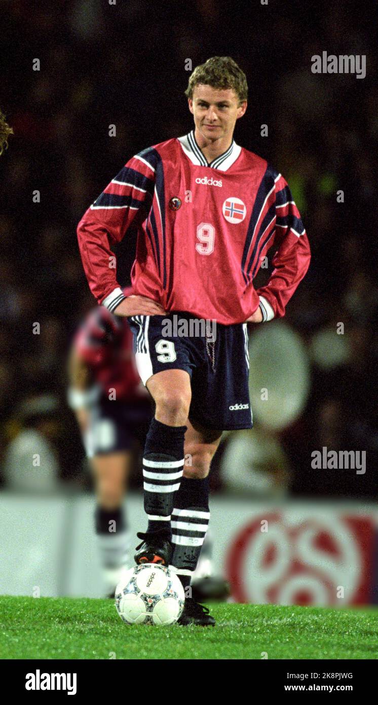 Norway hungary 3 0 ole gunnar solskjaer in action photo hi-res