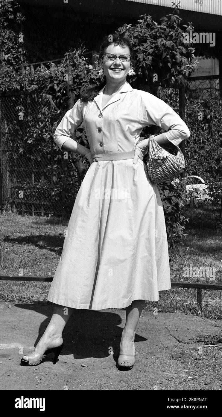 Actor mona hofland photo hires stock photography and images Alamy