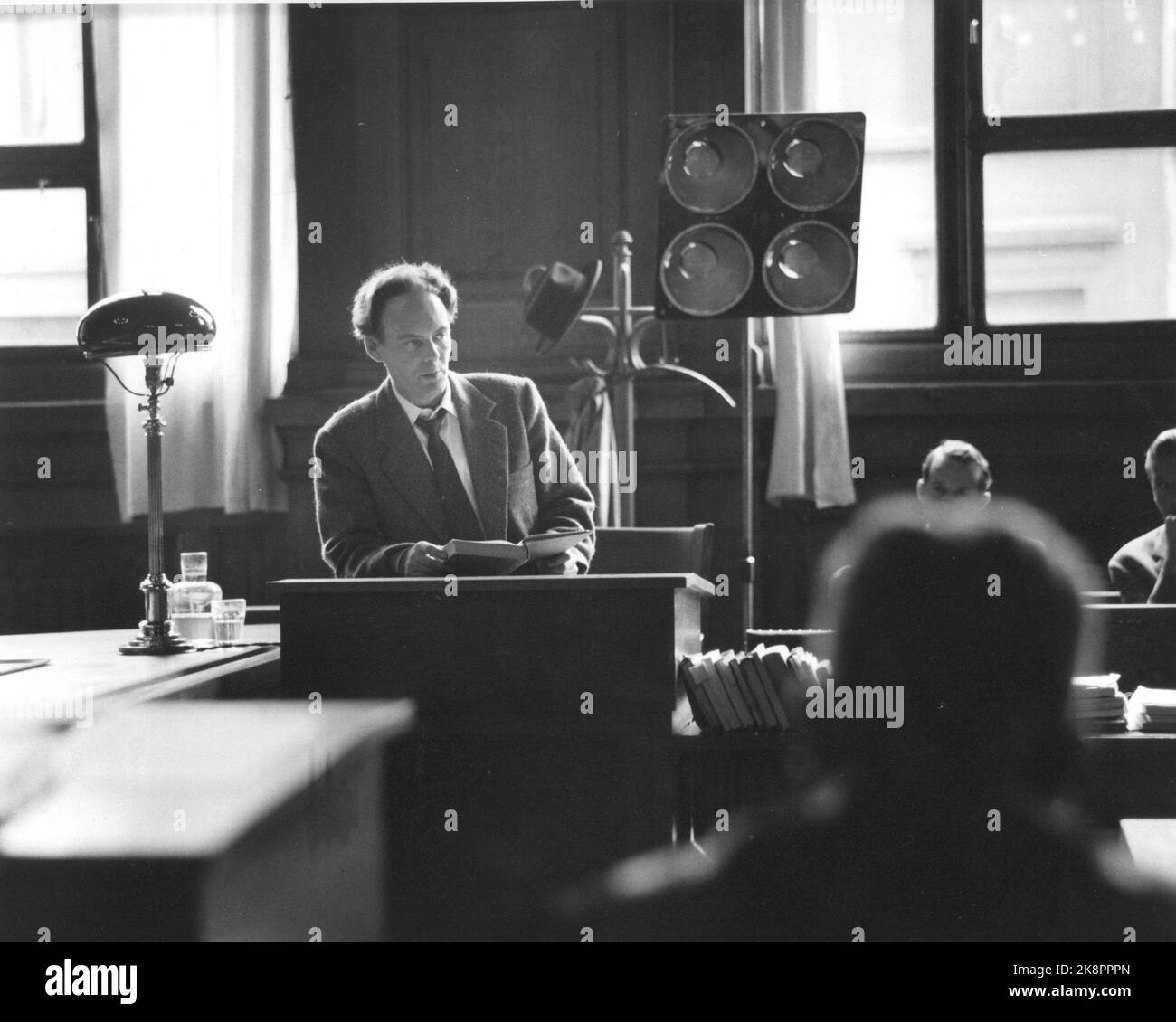 Oslo September 1957. The soft case. The trial about the book 'The song about the Red Rubin'. Picture: Author Agnar Mykle during the trial about his book. Reads from his book. NTB: Current Stock Photo