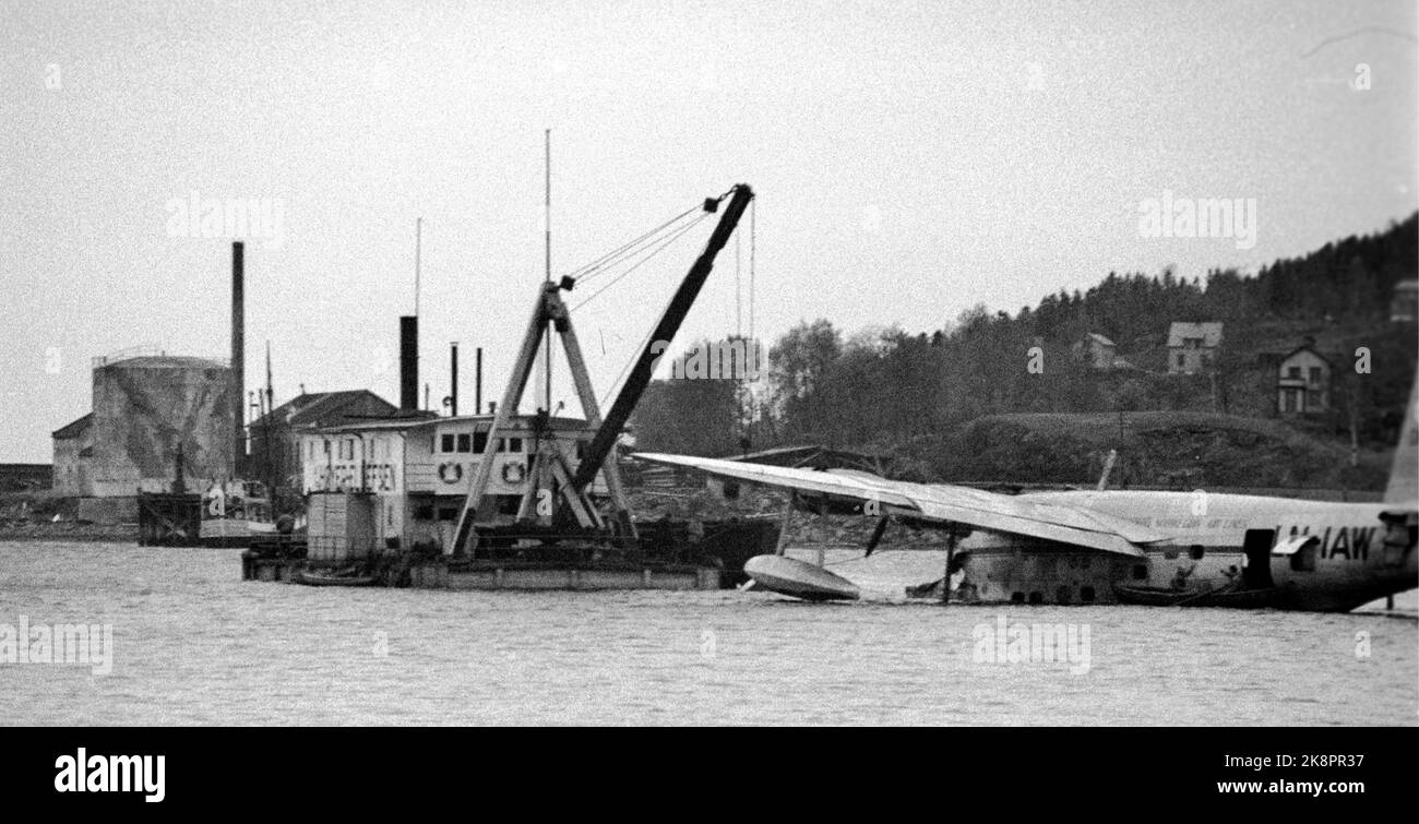 Flying accident Black and White Stock Photos & Images - Page