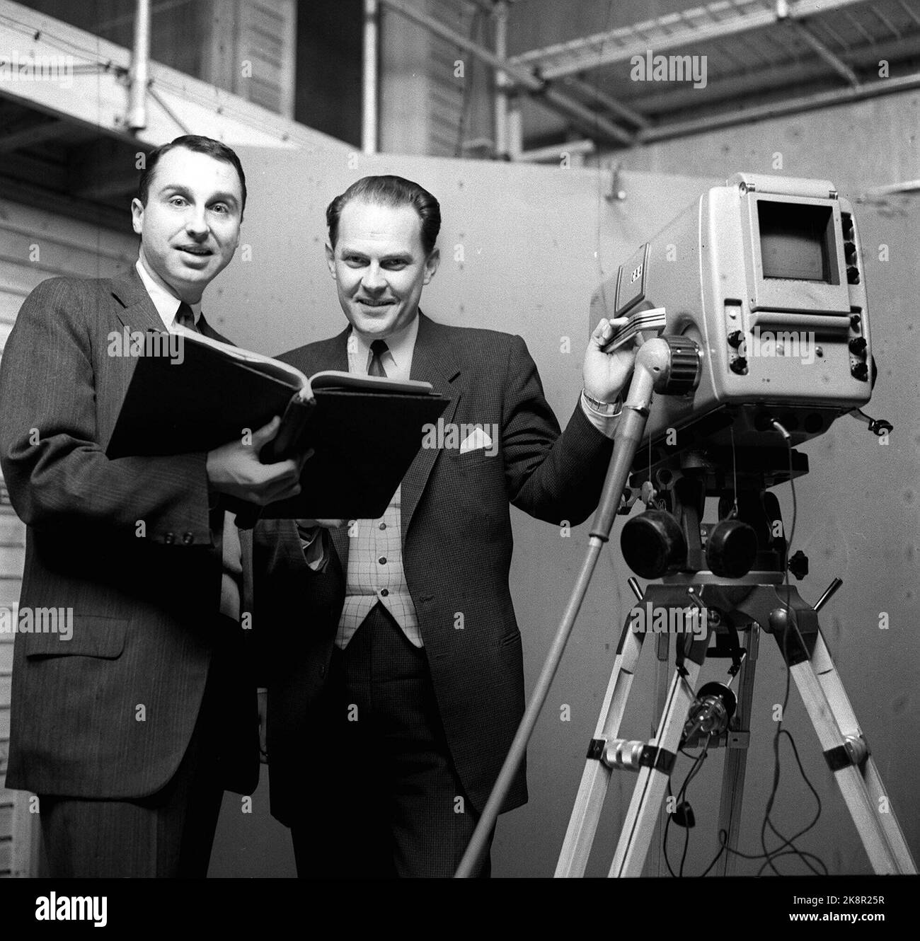 Oslo 19601110 Erik Diesen (t.h.) in NRK Television, here with Bob ...