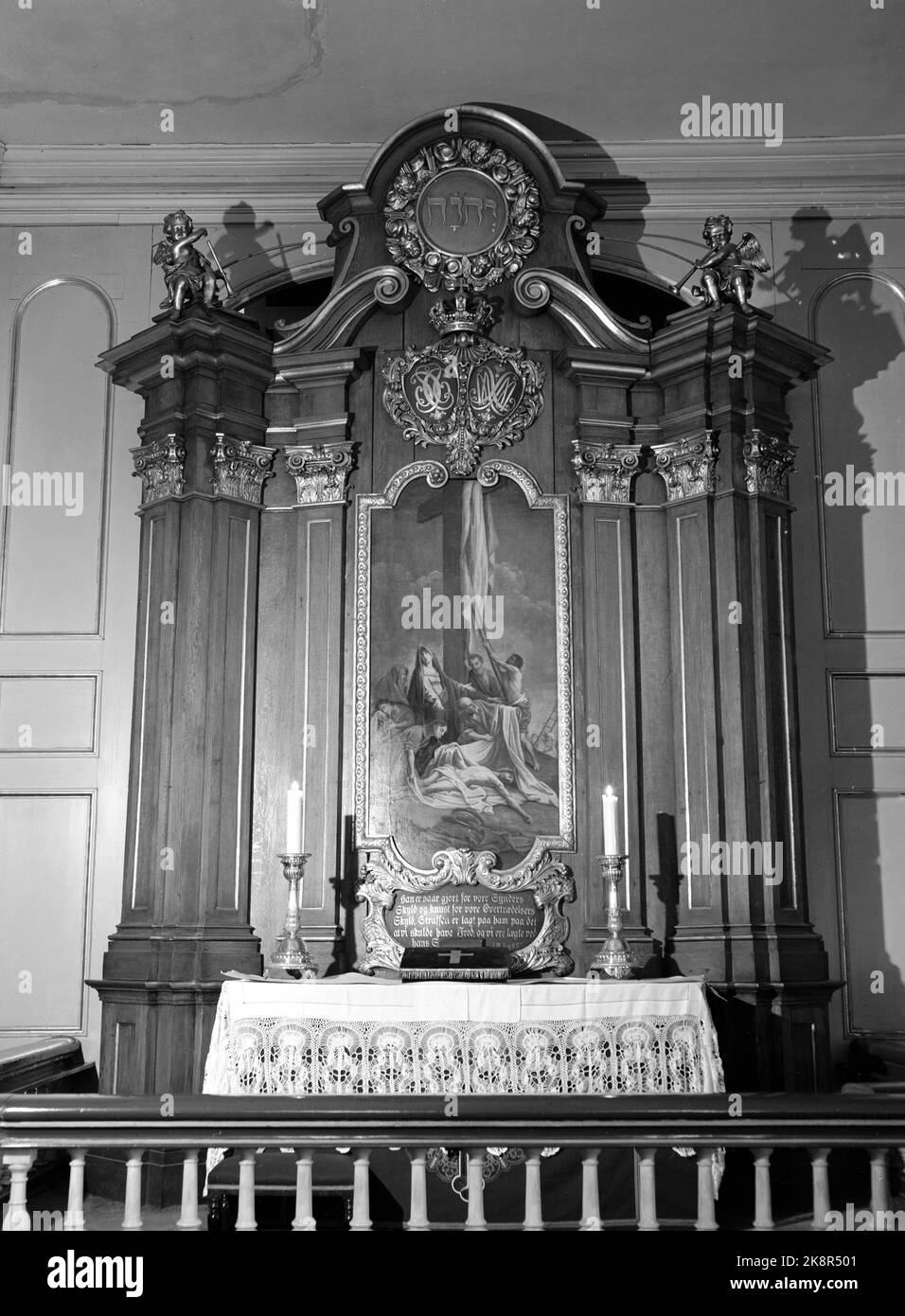 Oslo 1950. Akershus castle newly restored. The construction of the castle is time -fixed as early as the 1300s. The altarpiece in the garrison church that probably dates from the mid -16th century. Even before that time, regular services have been held here. Photo: Sverre A. Børretzen / Current / NTB Stock Photo