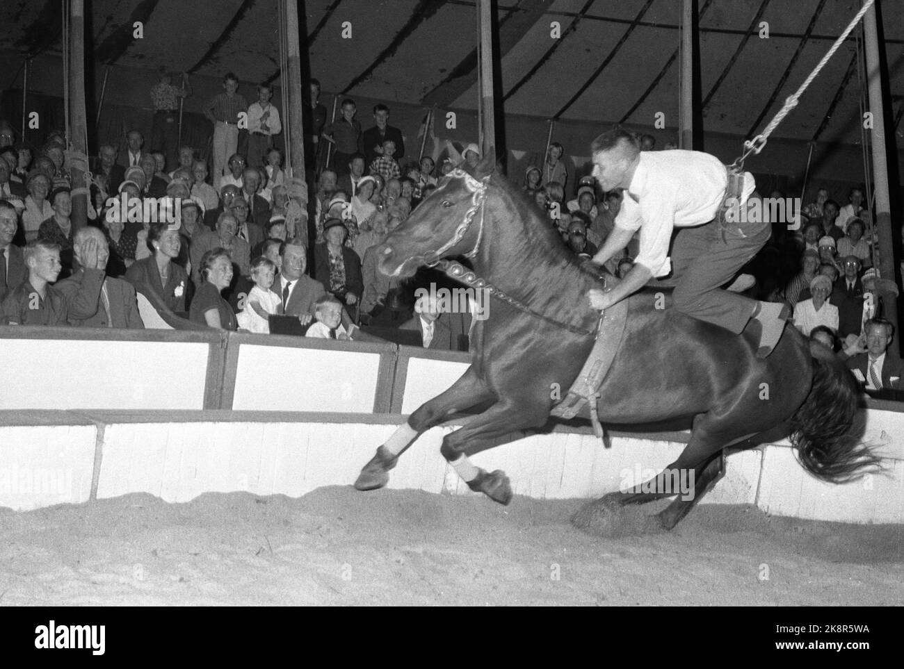 oslo-19600903-the-entire-norwegian-circus-director-arnardo-invited