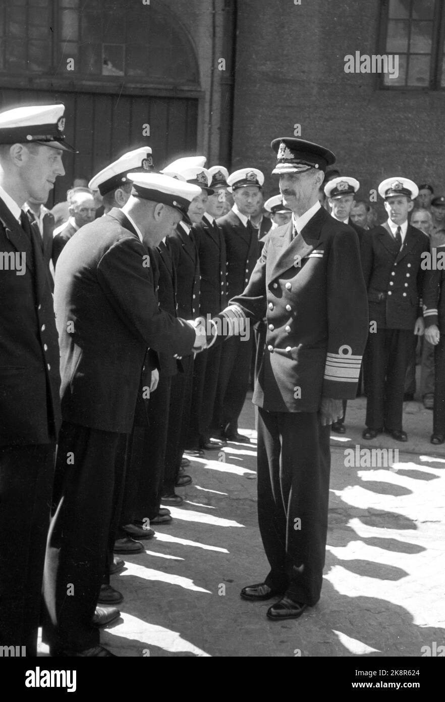 Oslo June 1945. H.M. King Haakon VII visits the Bergensfjord vessel, which was used to carry British troops during the war. *** Photo not image processed **** Stock Photo