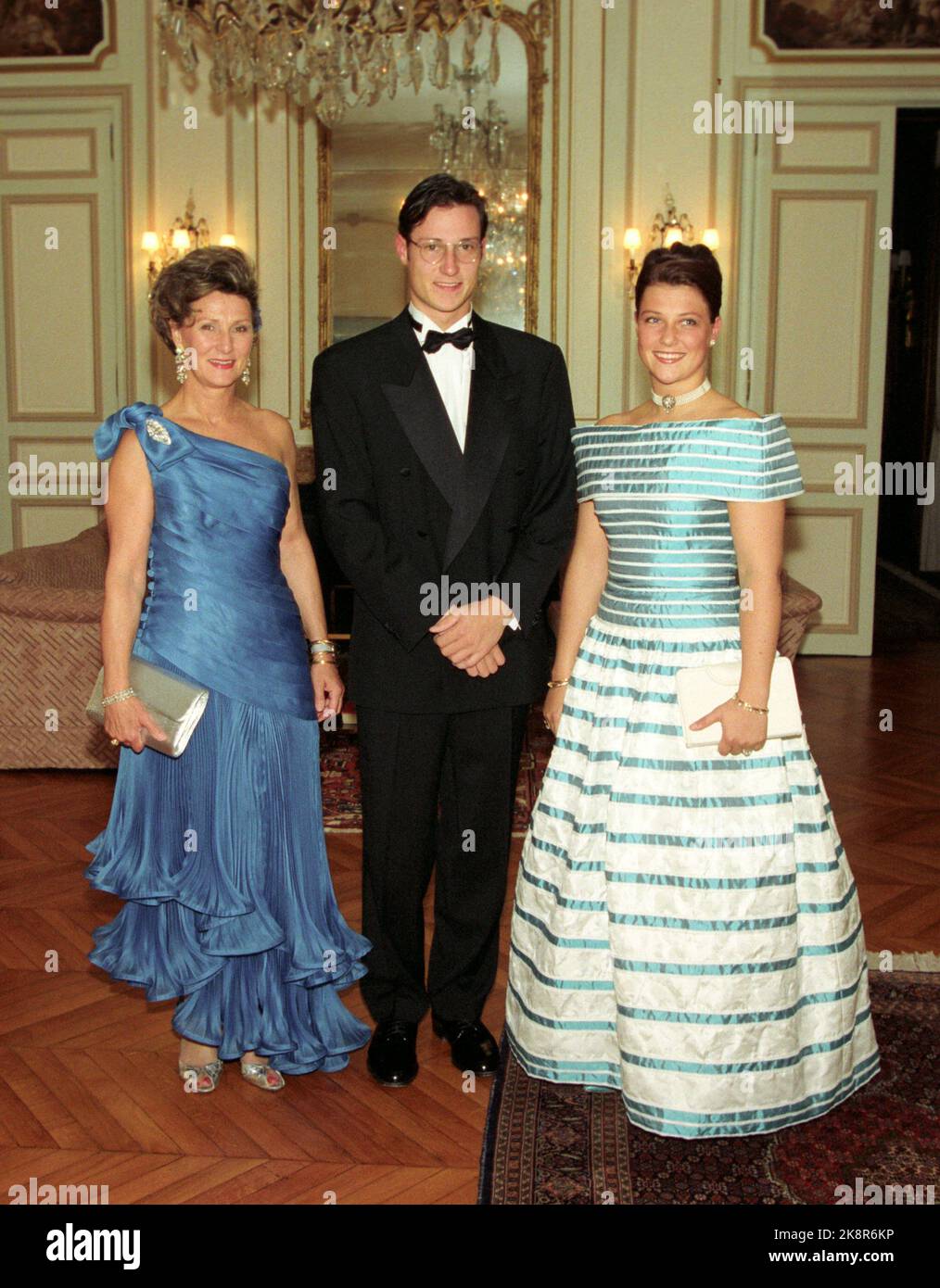 Paris 19940923. Queen Sonja, Crown Prince Haakon and Princess Märtha Louise  in Paris on the occasion of weddings in the Duch family of Luxembourg. The  picture: The Norwegian embassy holds a gala