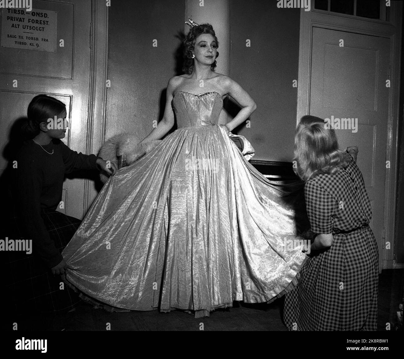 Ntb ntb full figure costumes theater performances dresses hires stock