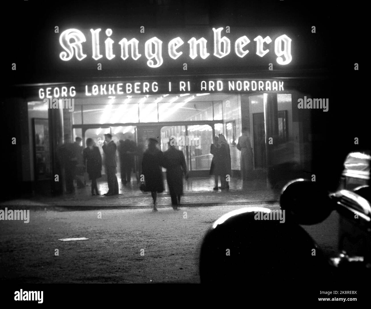 Oslo 19460126. Light bulb production at the Cooperative National