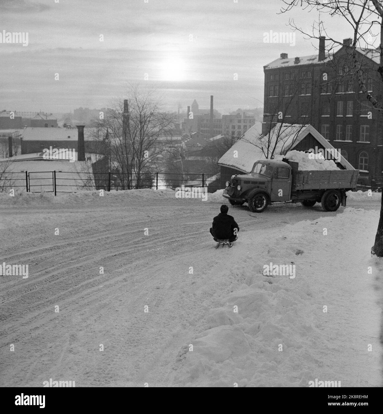 Oslo 1956. Many children die in accidents. They use public roads as a