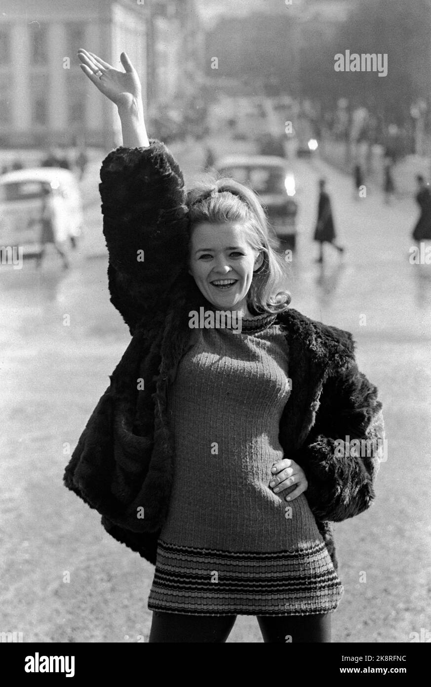 Oslo 19690320 Artist Kirsti Sparboe will represent Norway in the International Grand Prix competition with the song 'OJ, OJ, OJ so glad I will be'. Here photographed at Karl Johans gate. Photo: NTB / NTB Stock Photo