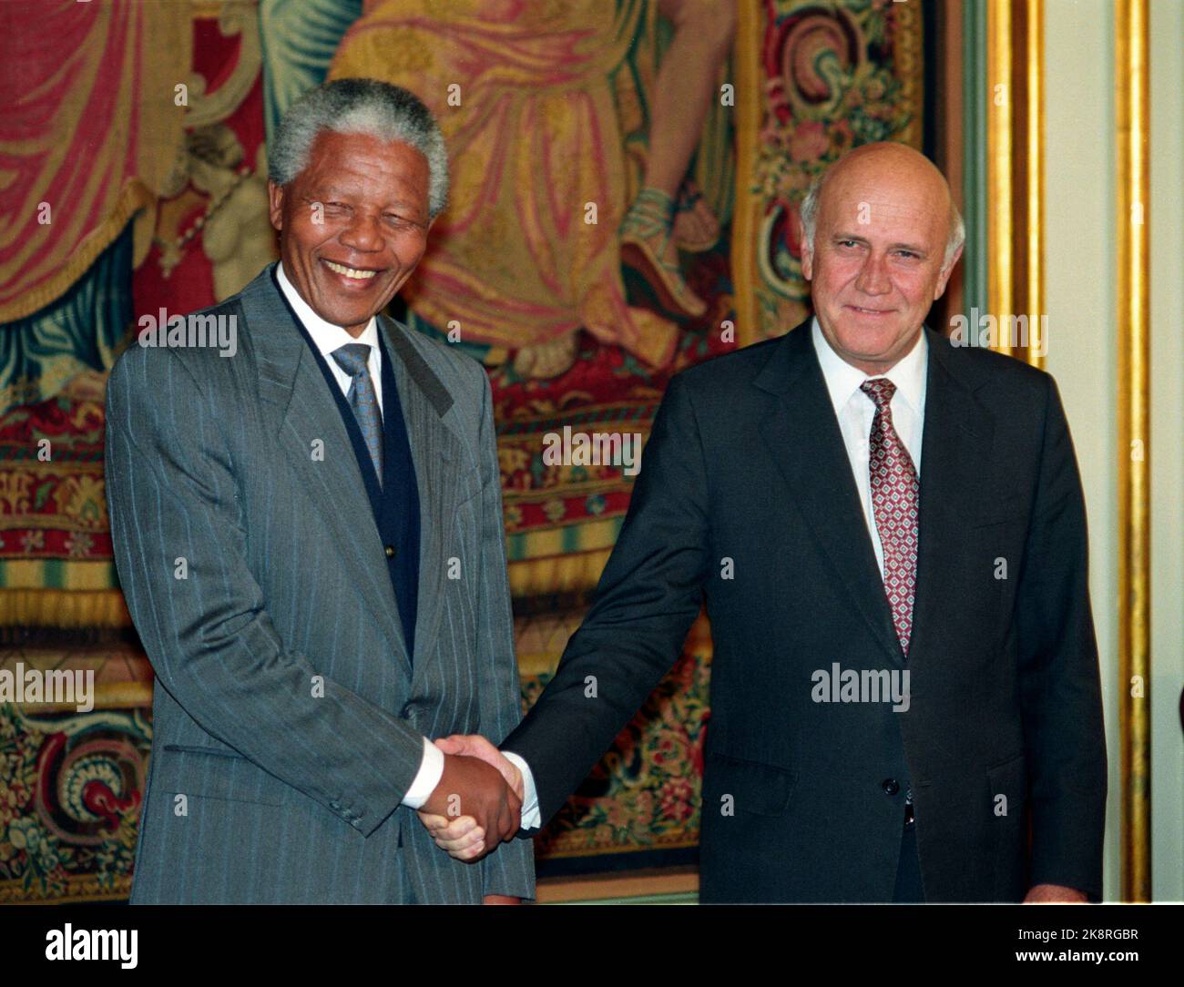 Nelson Mandela 1993 Hi res Stock Photography And Images Alamy Nelson Mandela 1993 Hi res Stock Photography And Images Alamy