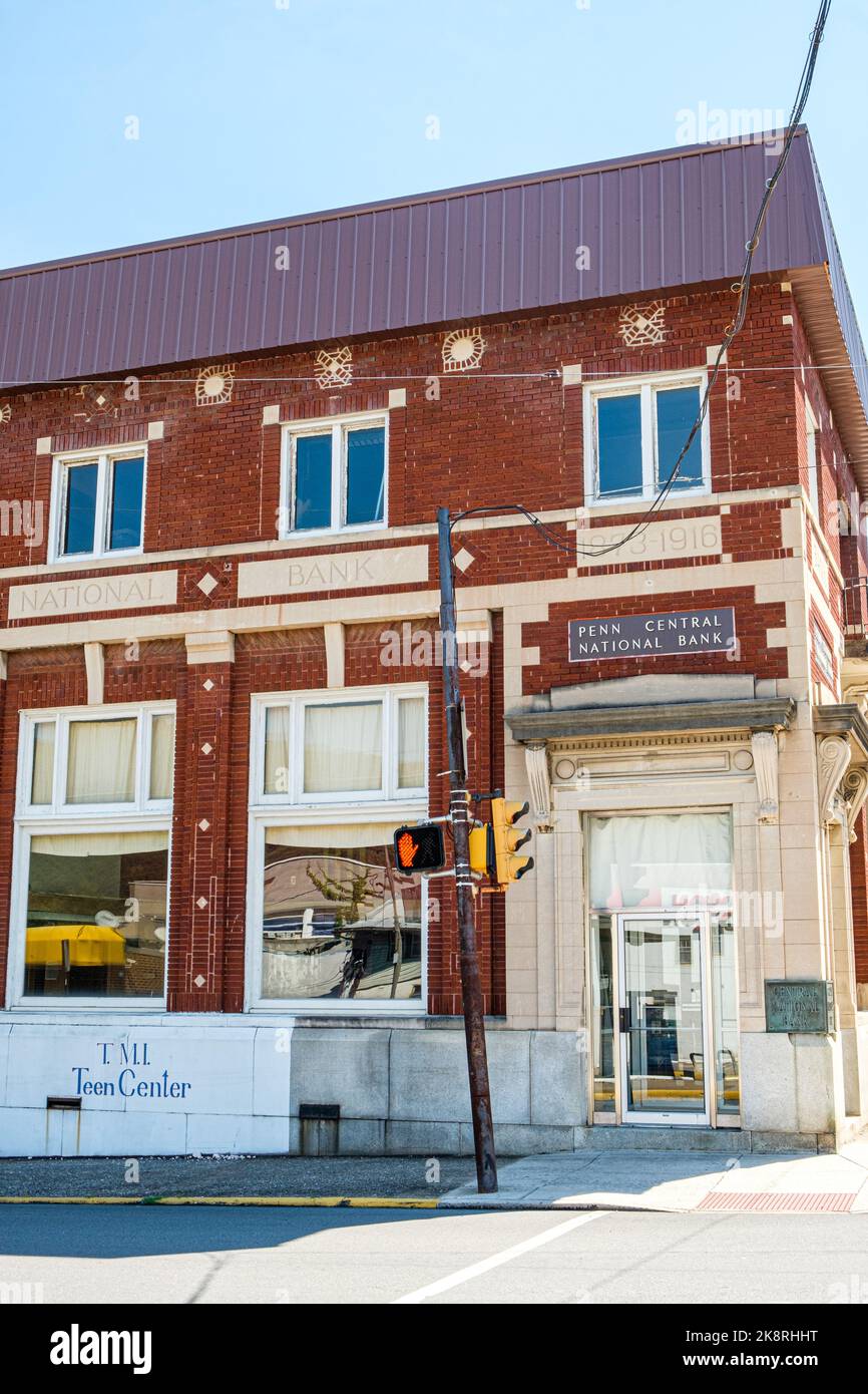 Penn Central National Bank building, Historic District, Mount Union, PA