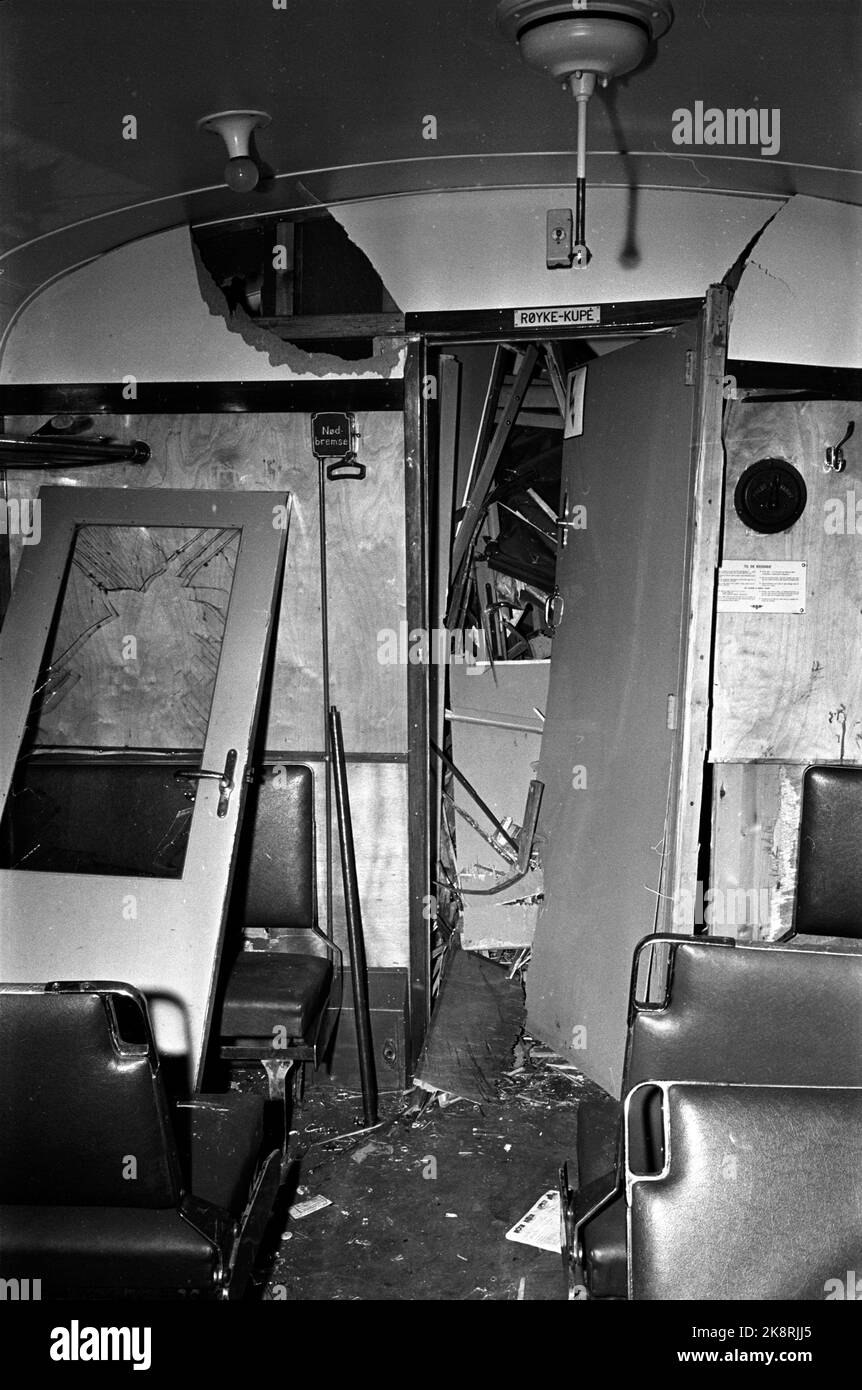 Oslo 19670406 Train Accident At Ski Station. 30 People Were Injured When A Local Train Drove