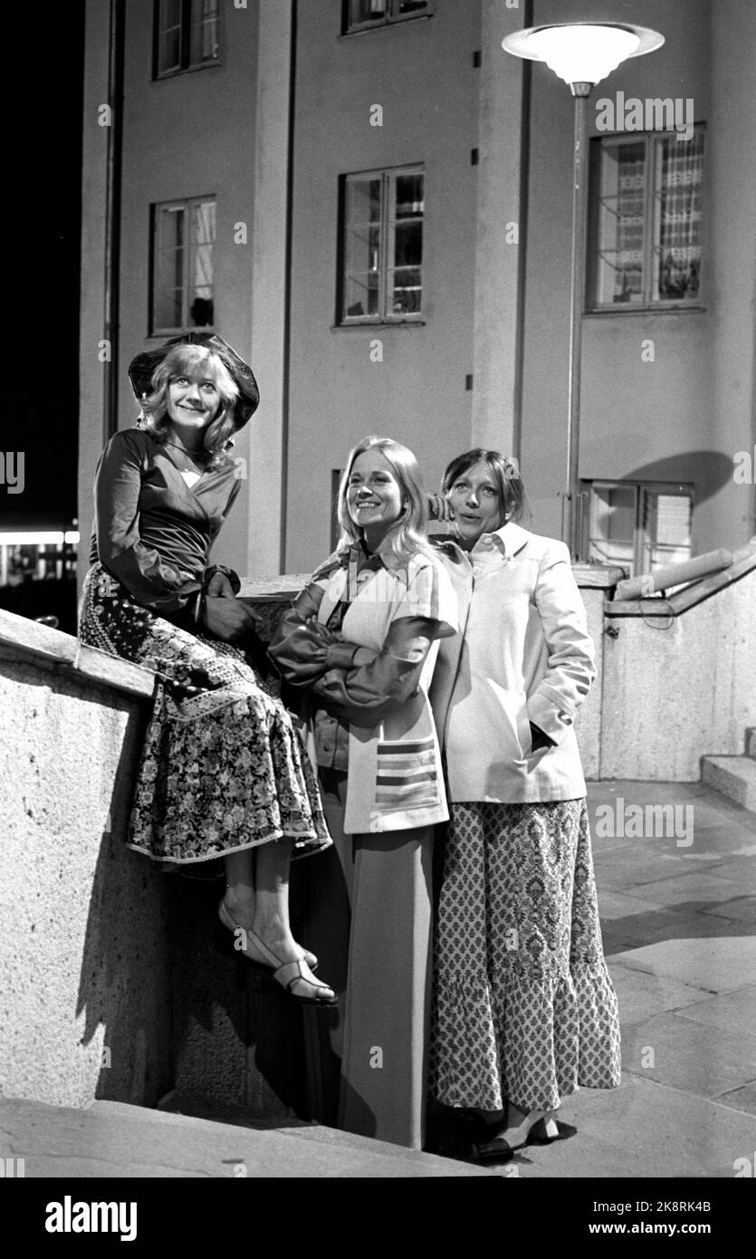 Oslo 19740810. Film recording of the film Wives by film director Anja Breien. The film is about three married women who leave husband and children for three days and go on rangel. The theme is women's liberation. In the picture (f.) Frøydis Armand, Anne-Marie Ottersen and Katja Medbøe. Photo: Aage Storløkken Current / NTB Stock Photo