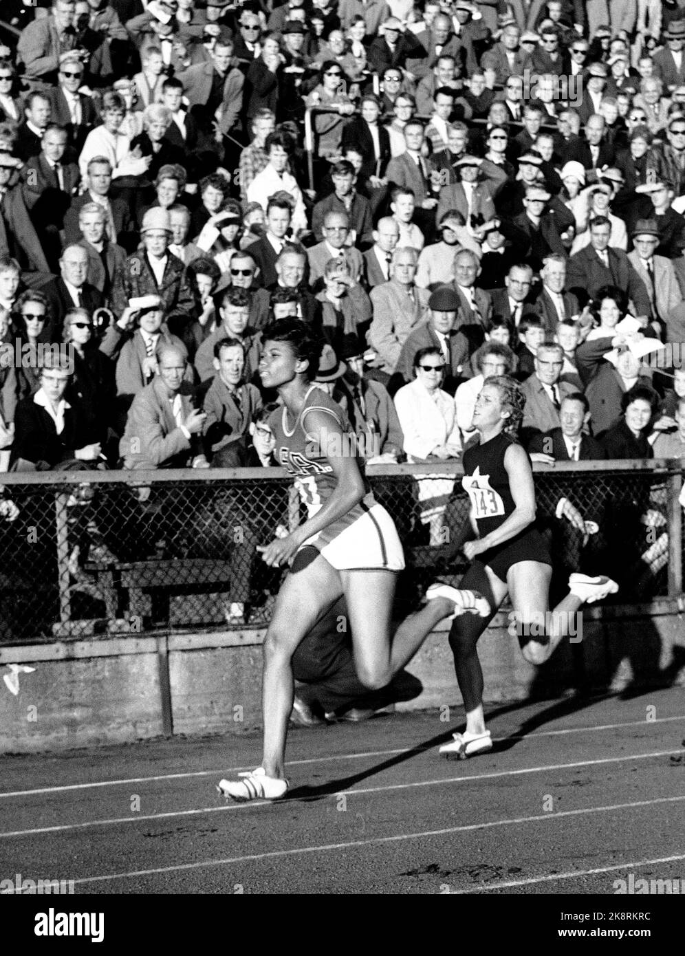 Oslo 19620828 American athletics star Wilma Rudolph, who took three gold medals during Olympic Games in Rome 1960, visits Norway. Here in action, in an athletics event at Bislett. Photo: NTB / NTB Stock Photo