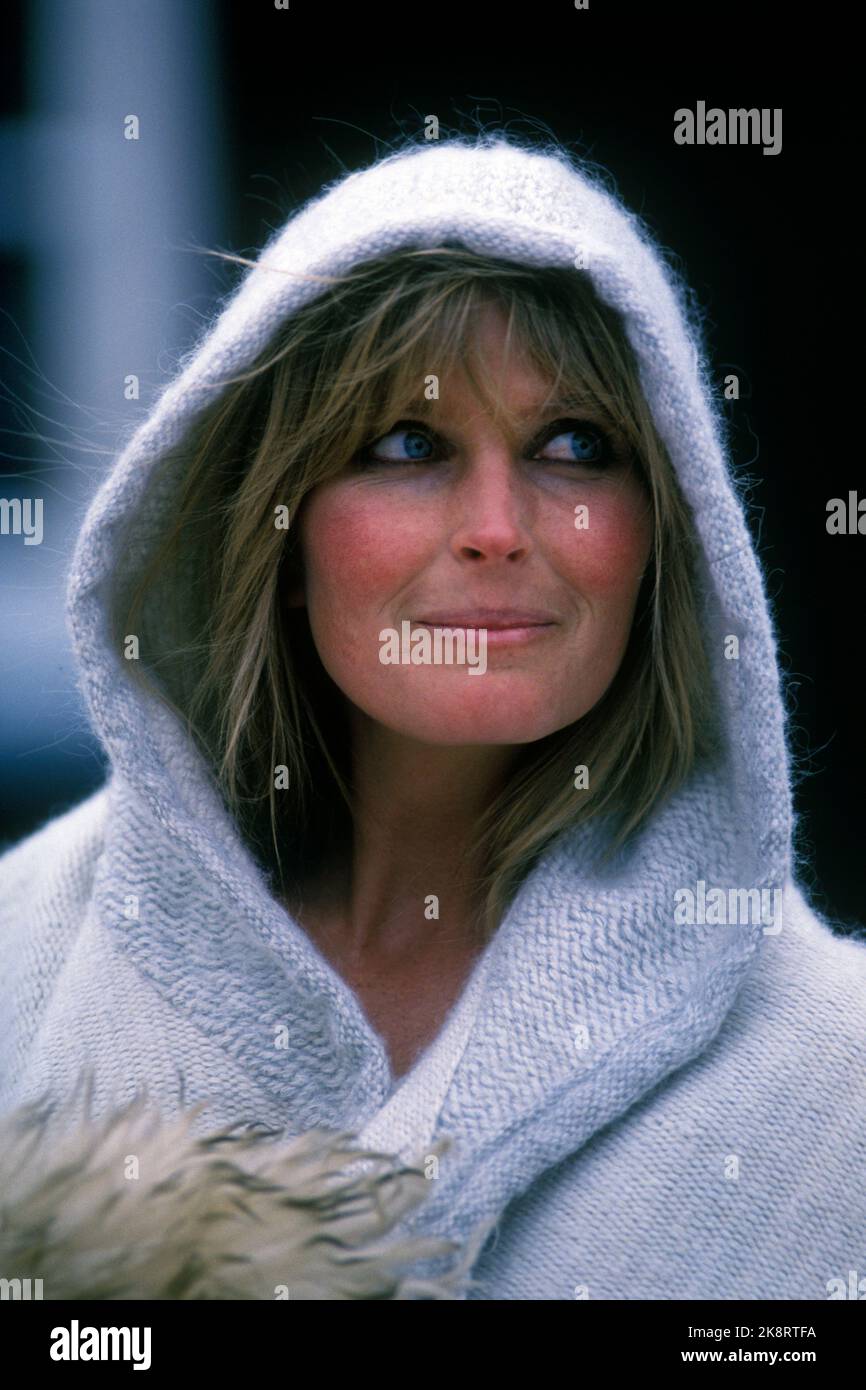 Bo derek 1988 hires stock photography and images Alamy