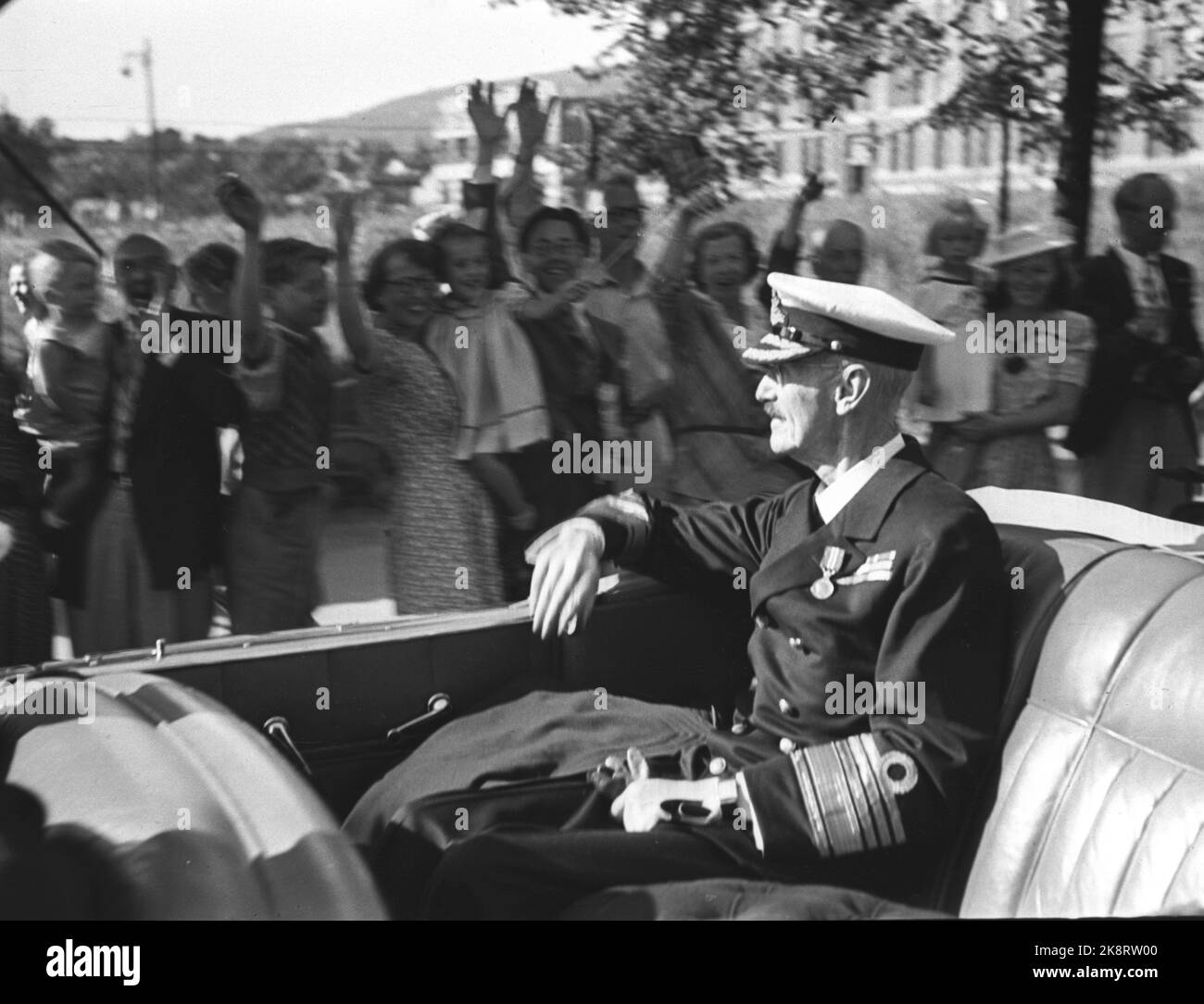 Oslo 19470803. King Haakon celebrated his 75th anniversary with a road