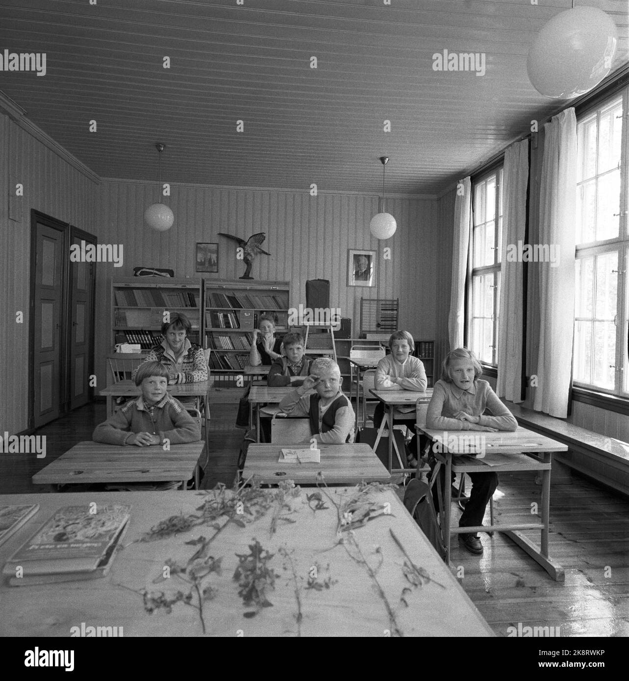 Oslo 1956. Bjørnholt school Seven -year -old Tore on Lake Skjærsjøen sits in the middle of the classroom in front of Bjørnholt school. It has only one classroom and students from 7 - 13 years .. Photo: Sverre A. Børretzen and Aage Storløkken / Current / NTB Stock Photo