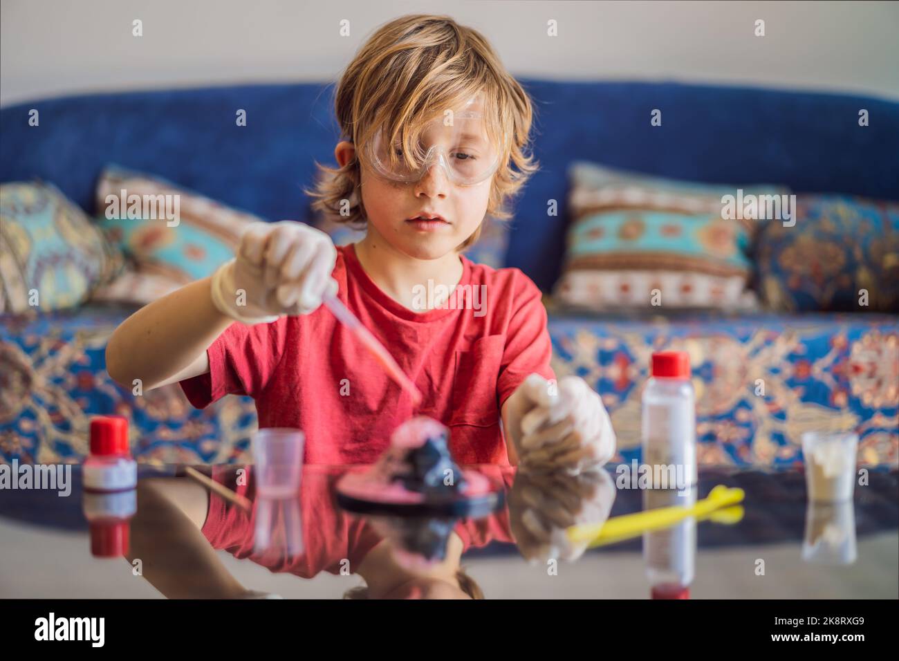 Liquid dropping beaker using hi-res stock photography and images - Alamy