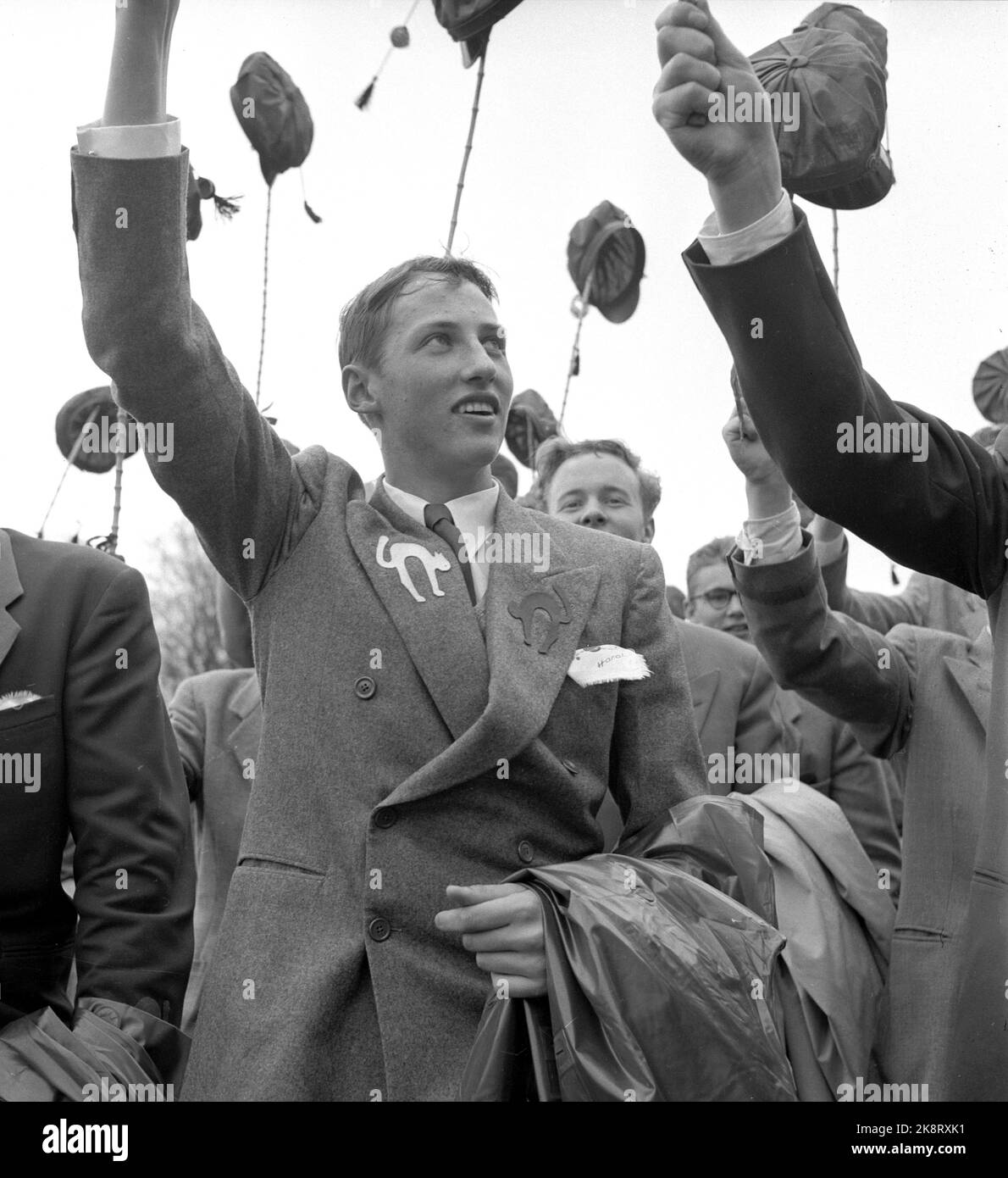 Oslo19550517: May 17 in Oslo, Prince Harald was Russian at the Cathedral School and has 'Katta' symbols on Russian sticks and Russian hat. Here we see the prince at the castle square that greets the royal family. Photo: NTB / NTB Stock Photo