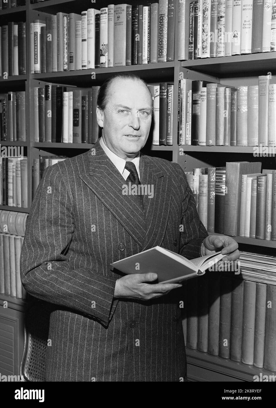 Asker 195300422. Crown Prince Olav reads in book photographed at ...