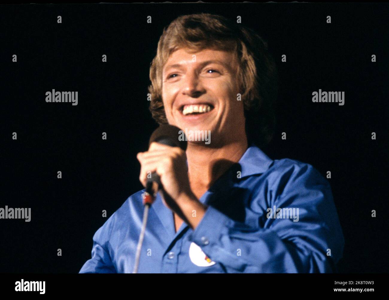 Mysen 1979 Artist Tommy Steele performs in the Mom Market. Photo Erik